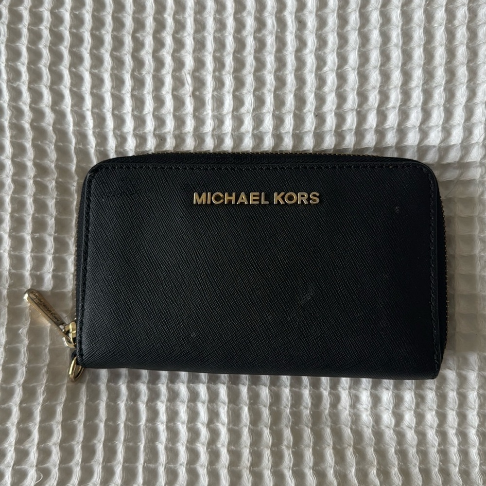 Michael Kors Lightly Worn - Black Jet Set Travel Large Pebbled Leather Wristlet
